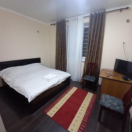 Adi Hotel ビシュケク エクステリア 写真