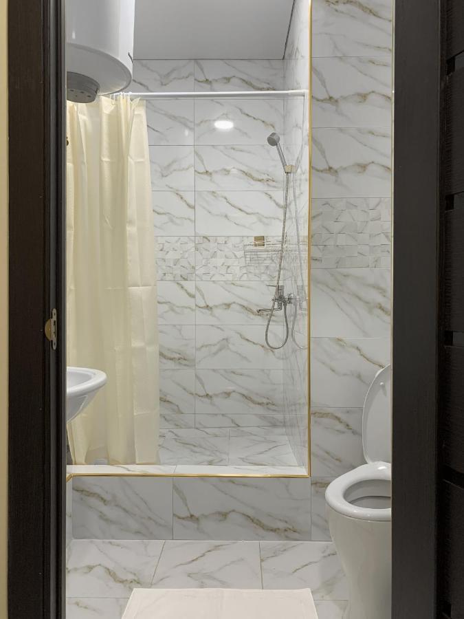 Adi Hotel ビシュケク エクステリア 写真
