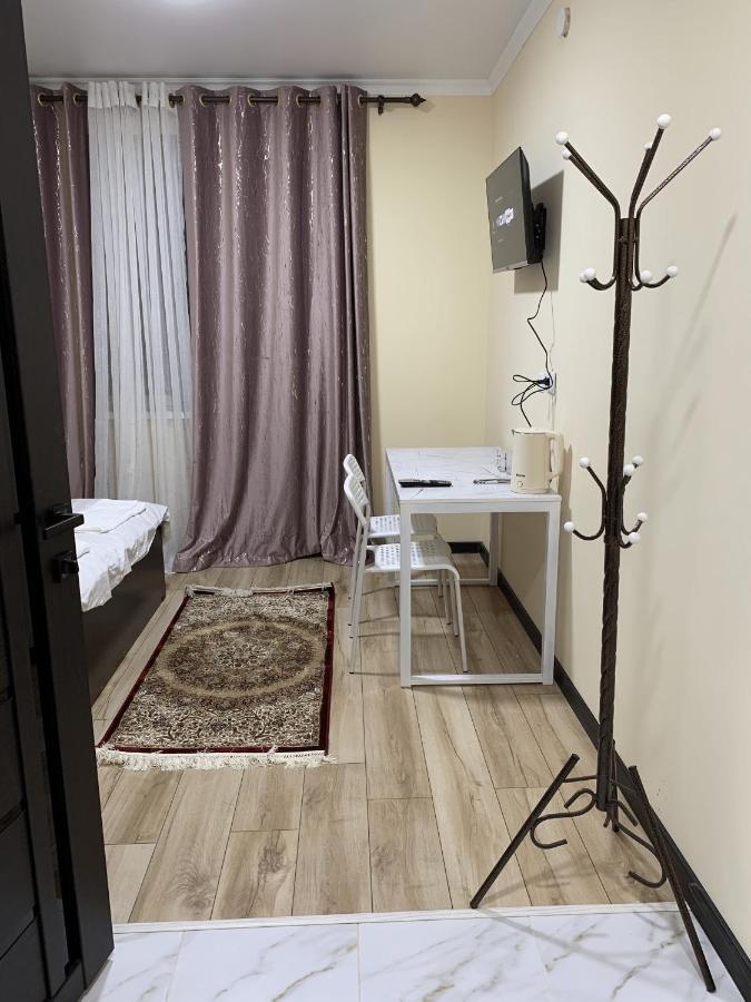 Adi Hotel ビシュケク エクステリア 写真